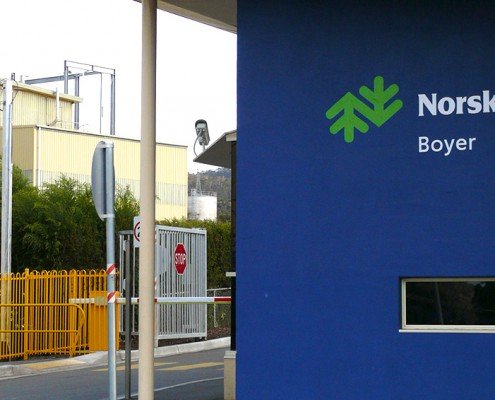 Norske Skog, Boyer - industrial paper mill security gates