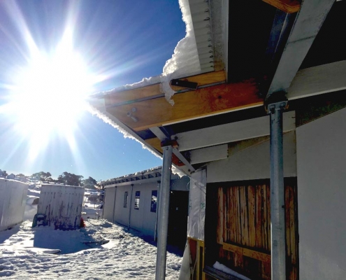 Snow conditions on a remote, alpine site_Mt Mawson Day Shelters in construction