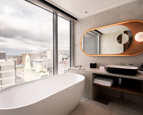 Crowne Plaza Hotel Hobart Junior Suite bathroom with view to city